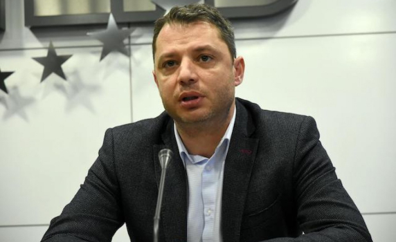 Делян Добрев е в болница с COVID