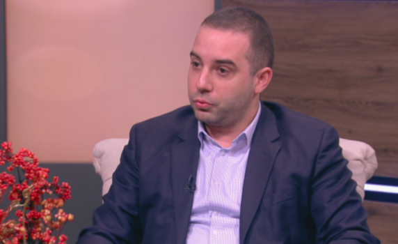 Шефът на Агенцията по лекарствата: Не е проблем да се ваксинират заразени с COVID