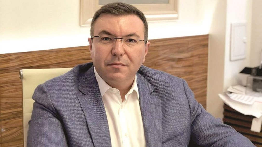 Ангелов към директорите на РЗИ: Може да затваряте ресторанти, молове, училища, фитнеси