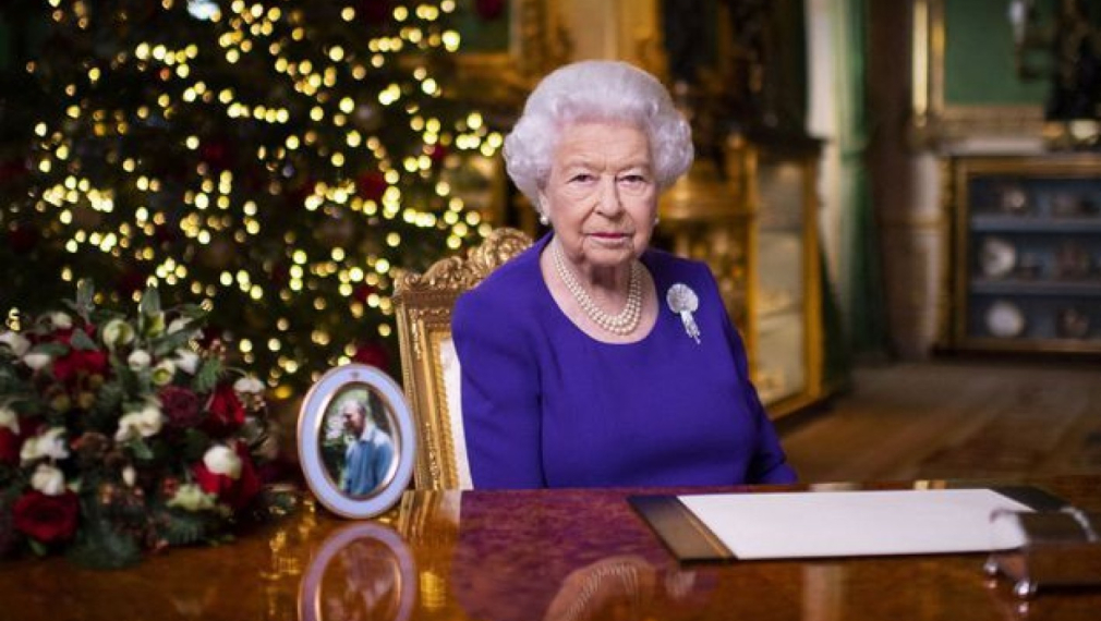 Короната наруши мълчанието: Елизабет II ще разгледа обвиненията в расизъм на Меган и Хари