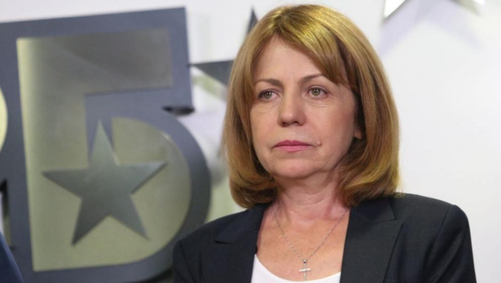 Фандъкова: Учениците от V до XII клас да учат онлайн до 26 март, а заведенията да работят до 22 ч. 