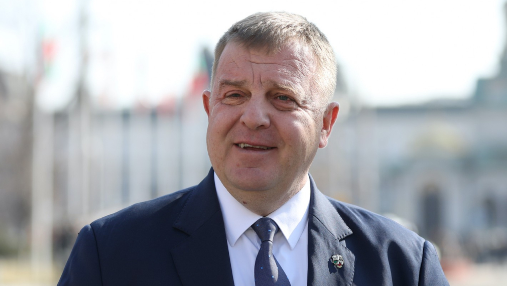 Каракачанов призова македонците с български паспорти да гласуват за истинската ВМРО