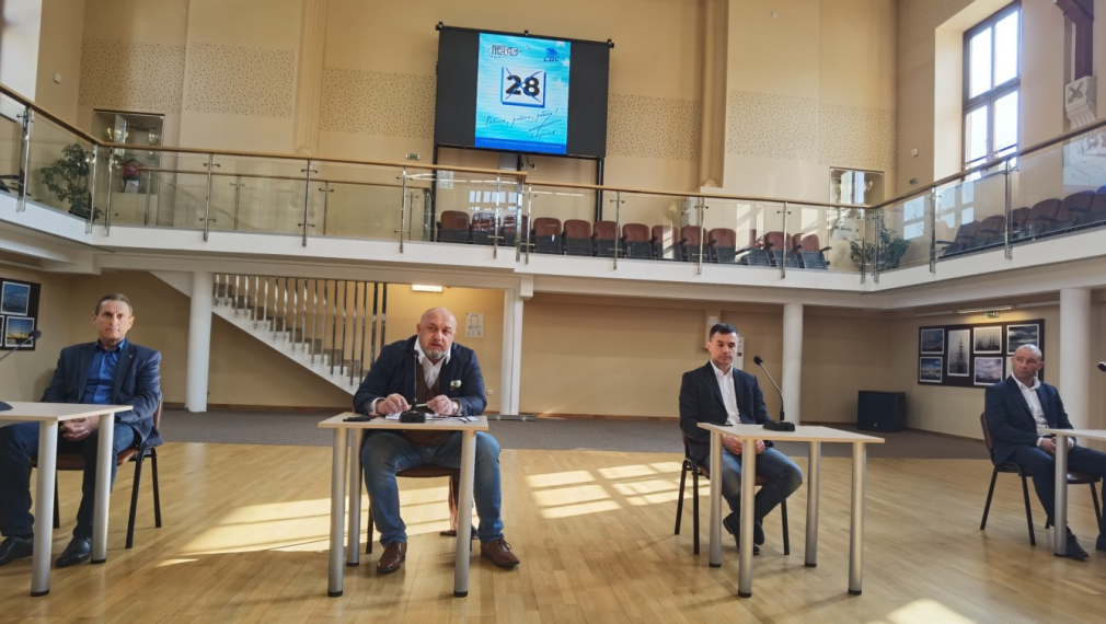 Красен Кралев проведе работна среща с представители на спортните клубове във Варна