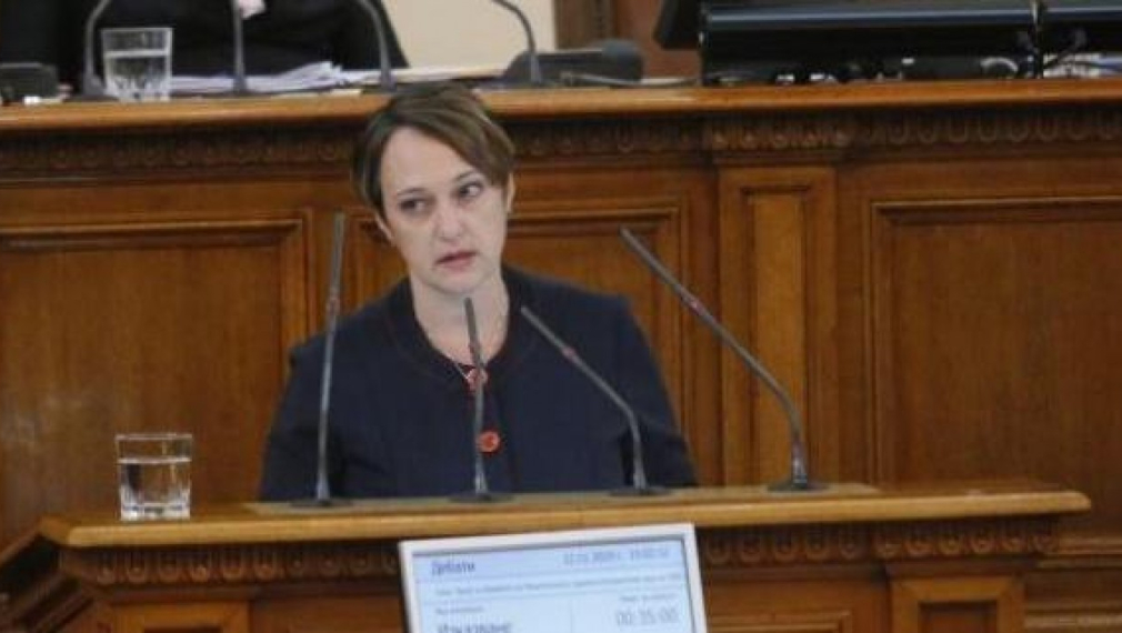 Анна Славова: Дистанционната работа създаде редица проблеми за семействата и учителите