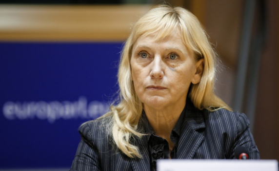 Елена Йончева към ЕК: Докога ще се ръкувате с Бойко Борисов и Виктор Орбан?