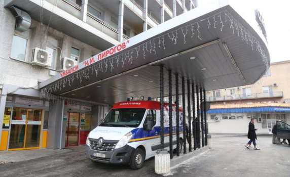 Около 200 души на ден влизат в болница с Covid. "Пирогов" отваря зелен коридор