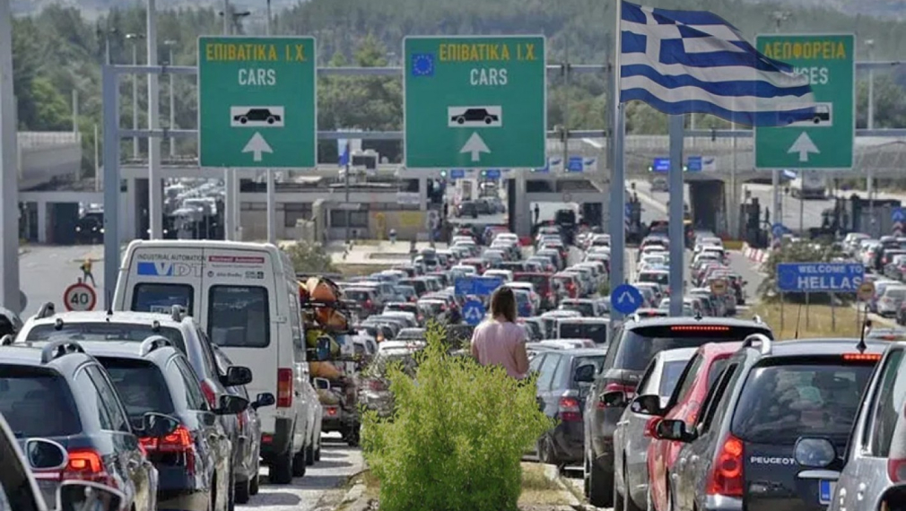  Гърция прави "зелен коридор" на границата за ваксинирани туристи