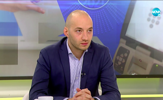 Димитър Ганев: Разликата между първите две партии се увеличава