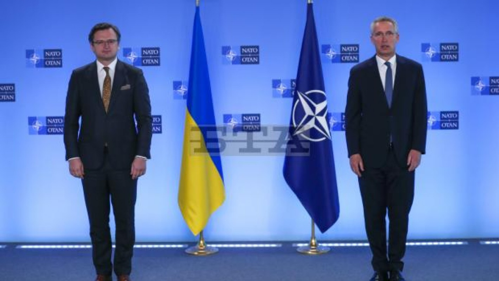 Украйна призова НАТО за помощ, за да се избегне война с Русия