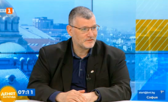 Проф. Момеков: Страничните ефекти при "Астра Зенека" са 1 на 100 000, при "Янсен" - 1 на 1 милион