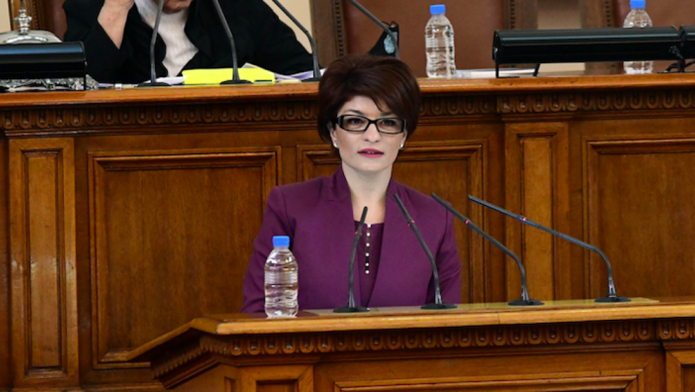 Десислава Атанасова: Ще предложим кабинет, който да заработи на бързи обороти