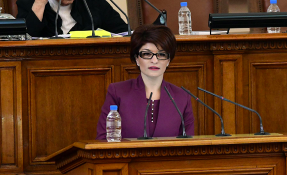 Десислава Атанасова: Ще предложим кабинет, който да заработи на бързи обороти