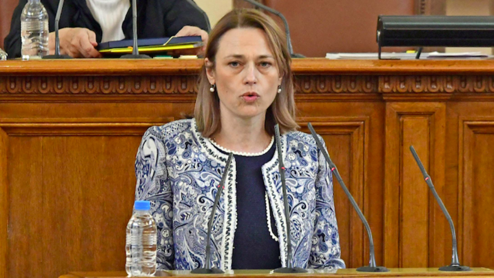 Ива Митева бе избрана за председател на парламента