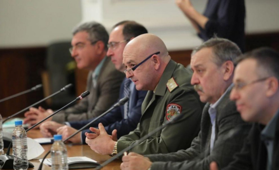 Националният оперативен щаб прекратява дейността си. Брифингите остават