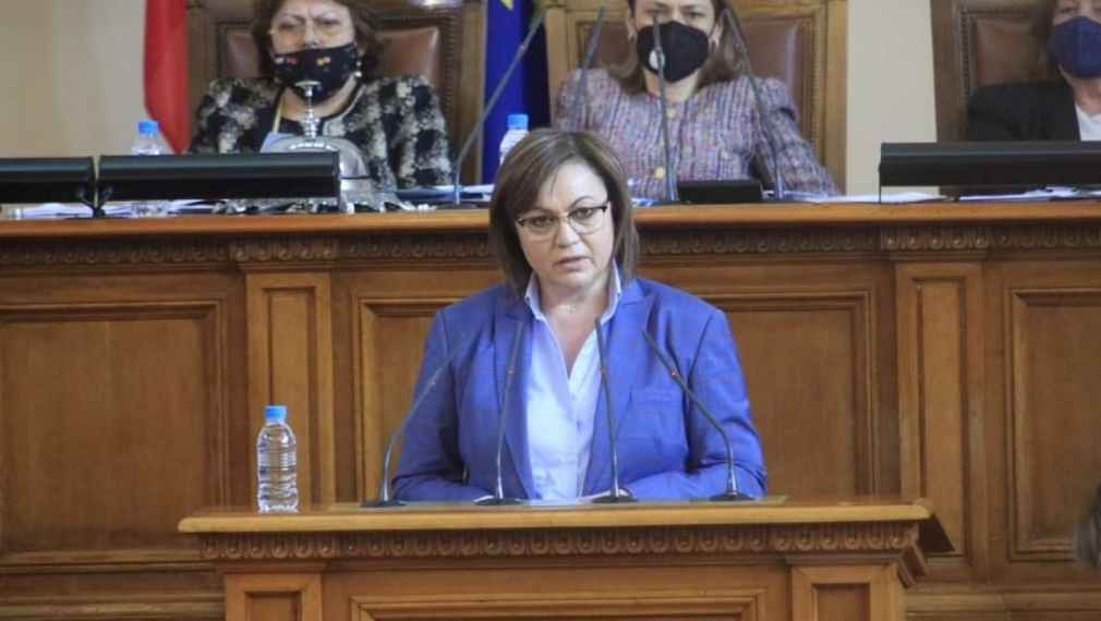 Нинова: Оставката на Борисов е пропукване на модела, трябва да бъде отстранен от управлението