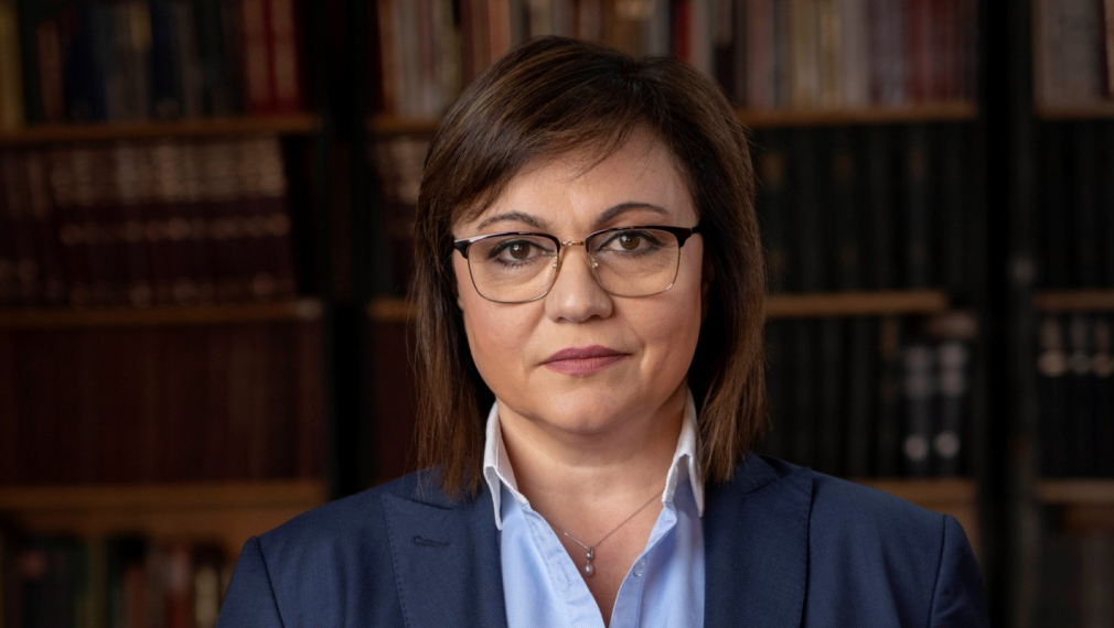 Корнелия Нинова атакува коалицията анти - ГЕРБ във Фейсбук