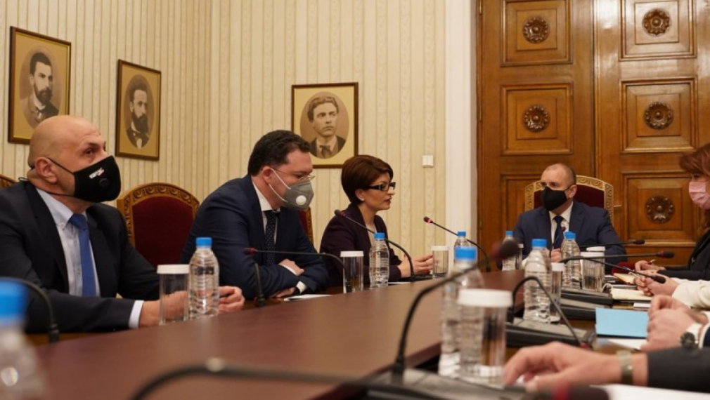 На срещата с ГЕРБ президентът обяви, че няма да е архитект на бъдещо управление