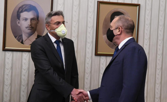 ДПС би подкрепило правителство на трите нови партии в НС