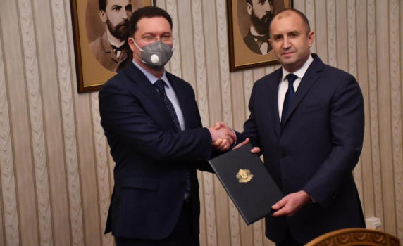 Президентът връчи на ГЕРБ-СДС мандат за съставяне на кабинет