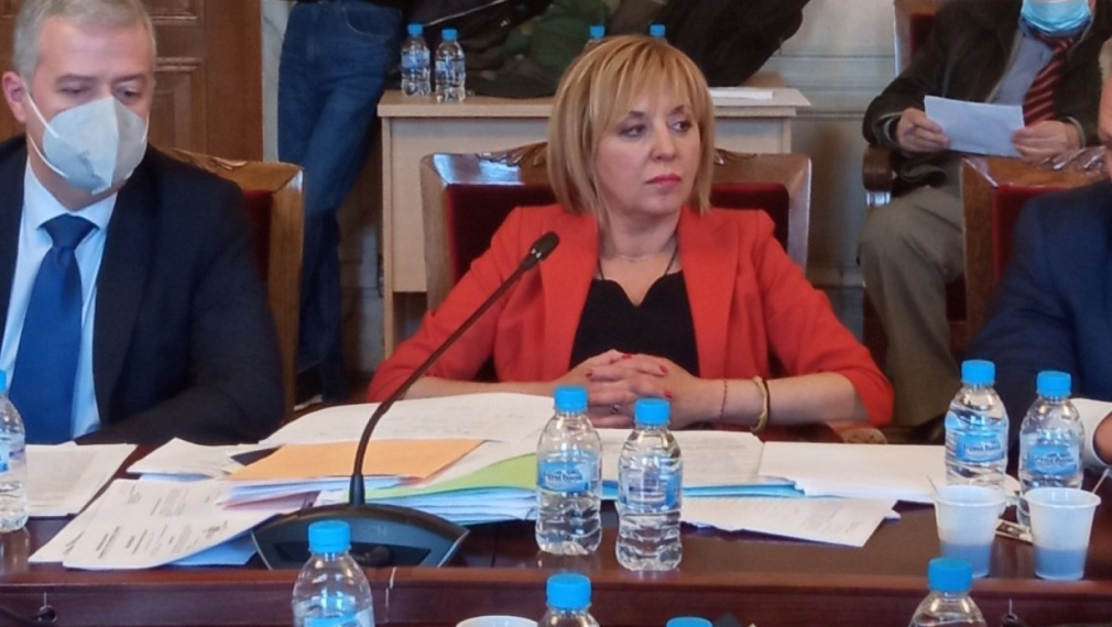 Манолова: Дистанционно електронно гласуване да бъде въведено за следващите избори
