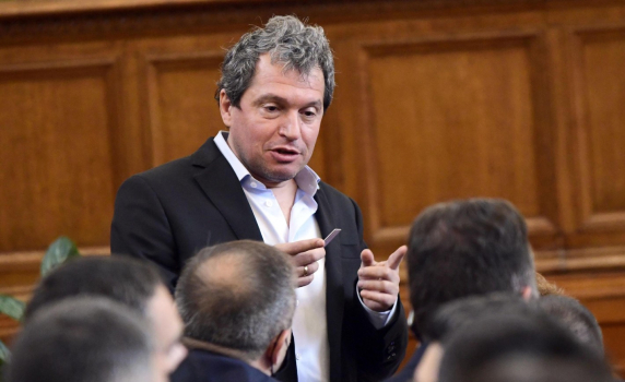 Тошко Йорданов към ГЕРБ: Няма да ви дадем време да си кльоцате в този парламент