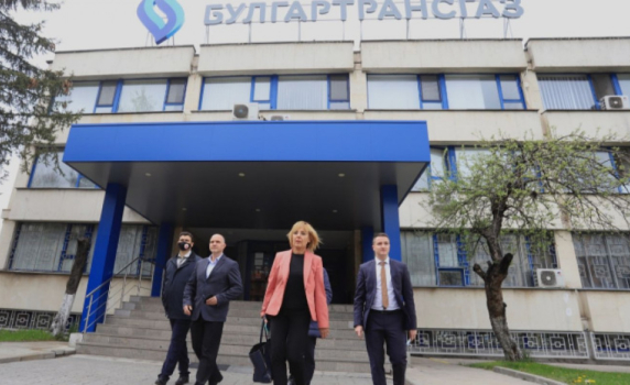 Мая Манолова нахлу в "Булгартрансгаз" да търси 3 млрд. лв. заради "Турски поток"