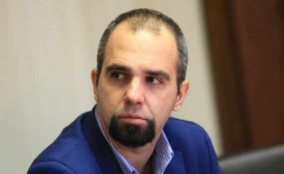 Първан Симеонов: Този парламент излъчва тотален хаос, промяната се дискредитира