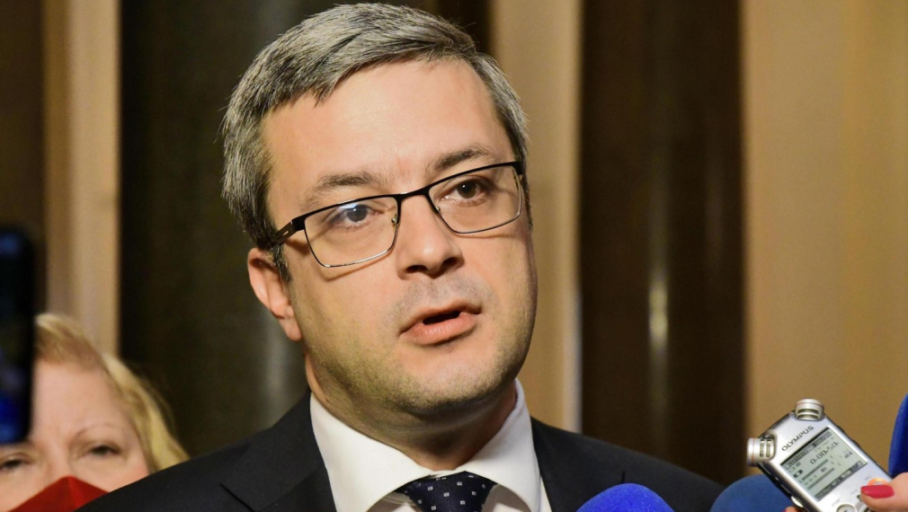 Тома Биков: Радев успя да предизвика политическа криза. Честито! 