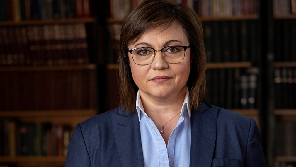 Нинова: Втурнаха се да уреждат секциите в Турция и чакат БСП да им бъде смокинов лист