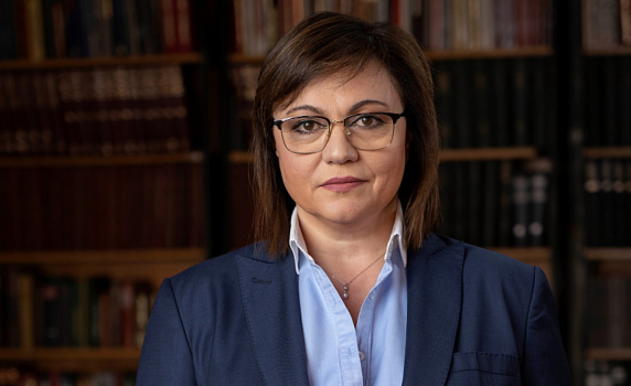 Нинова: Втурнаха се да уреждат секциите в Турция и чакат БСП да им бъде смокинов лист