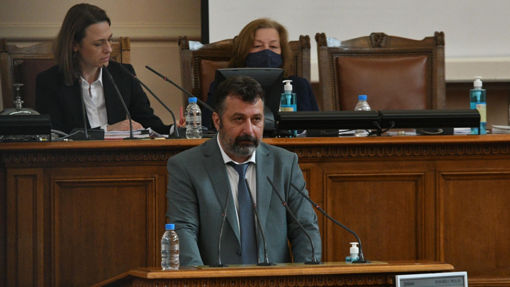 Филип Станев, ИТН: Парламентът саботира основните си функции