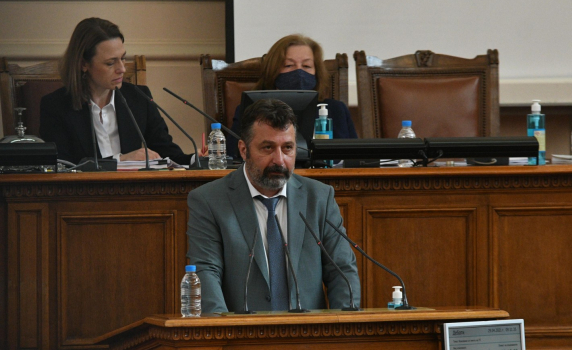 Филип Станев, ИТН: Парламентът саботира основните си функции