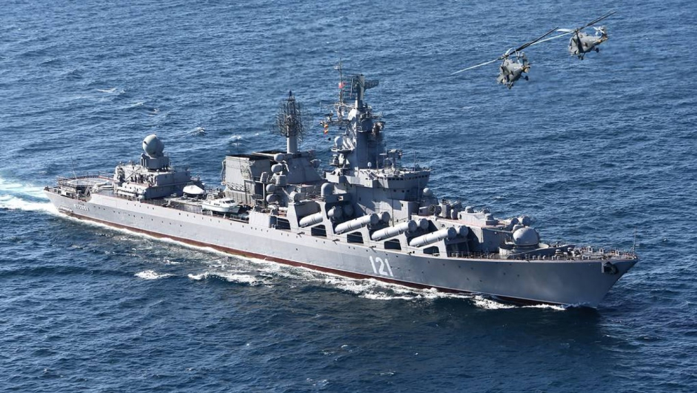 Крайцерът "Москва" стреля за първи път с комплекс "Базалт" в Черно море (видео)