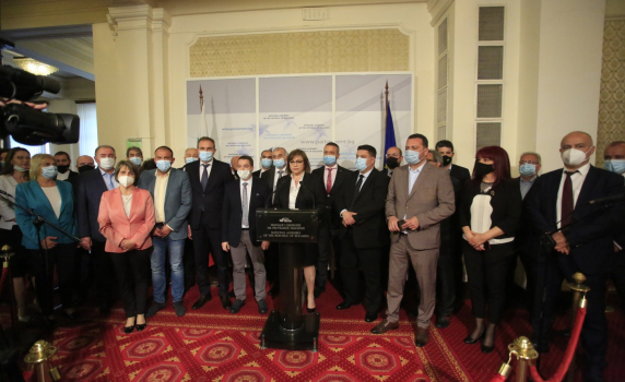 Нинова: ИТН, ГЕРБ, ДБ и ДПС опропастиха преизчисляването на пенсиите