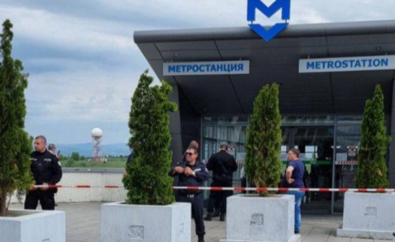 Опит за убийство и самоубийство в метростанция "Летище София"