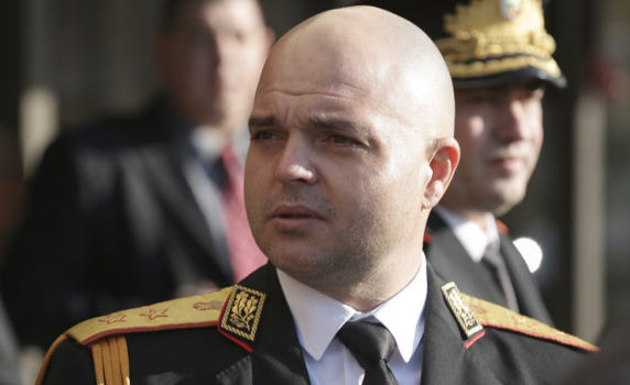 Уволняват и главния секретар на МВР