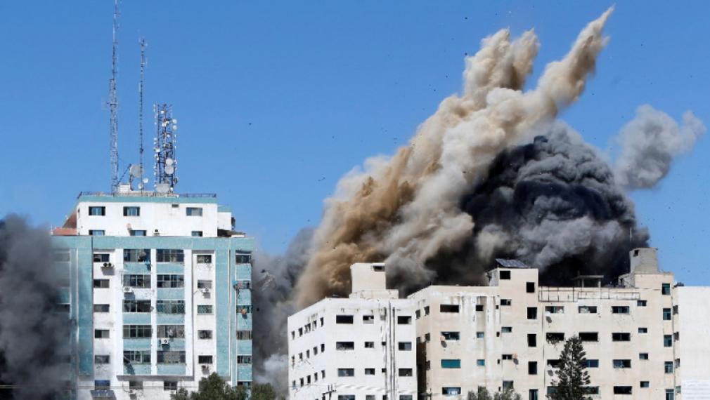 Израел удари сграда с офиси на "Асошиейтед прес" и "Ал Джазира" в Газа