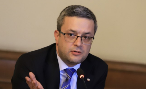  Тома Биков: Кой предложи Румен Спецов за шеф на НАП?