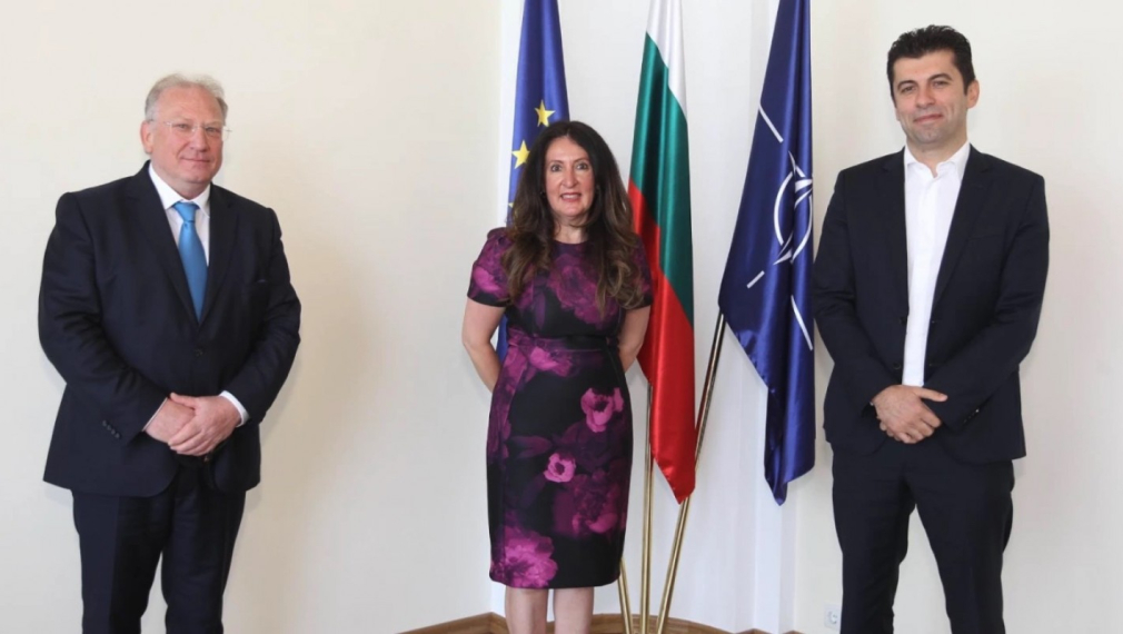 Трима министри се срещнаха с Херо Мустафа за "Три морета"