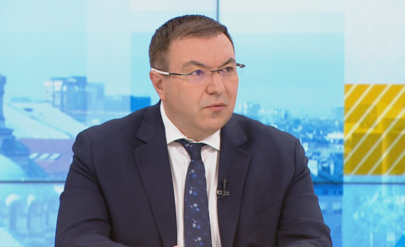 Проф. Ангелов призова да се преосмислят новите правила за ваксинация