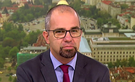 Първан Симеонов: ГЕРБ не пада, партията на Слави Трифонов се вдига