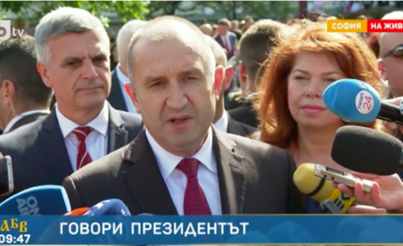 Радев: Всеки българин, стъпващ на словото и на духовността, е летящ човек