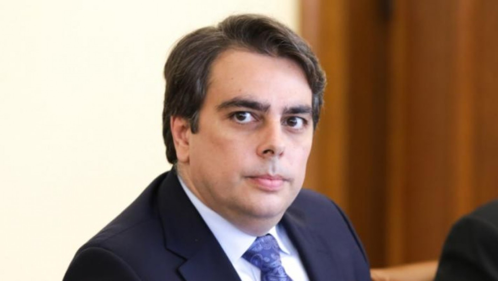 Финансовото министерство: Асен Василев не е предлагал да се ограничи право на глас на българи