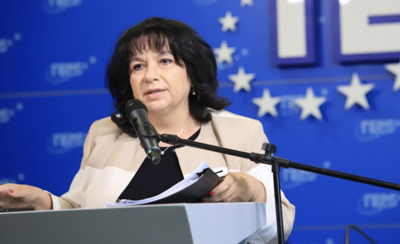 Теменужка Петкова обвини в лъжа министър Живков  