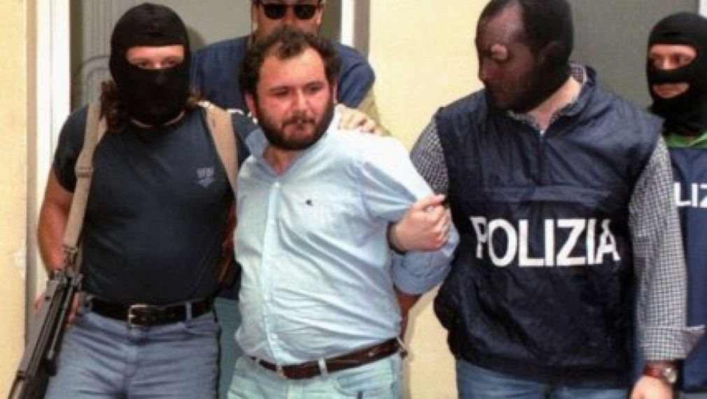 Освободиха предсрочно убиеца на Джовани Фалконе