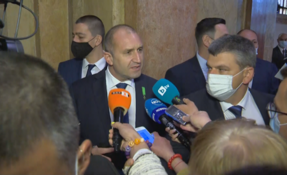 Радев за санкциите на САЩ: Когато аз говорих, мнозина се спотайваха