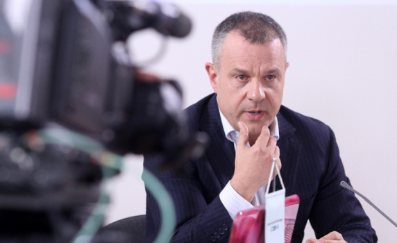 БНТ: Министърът на културата приравни журналисти с престъпници