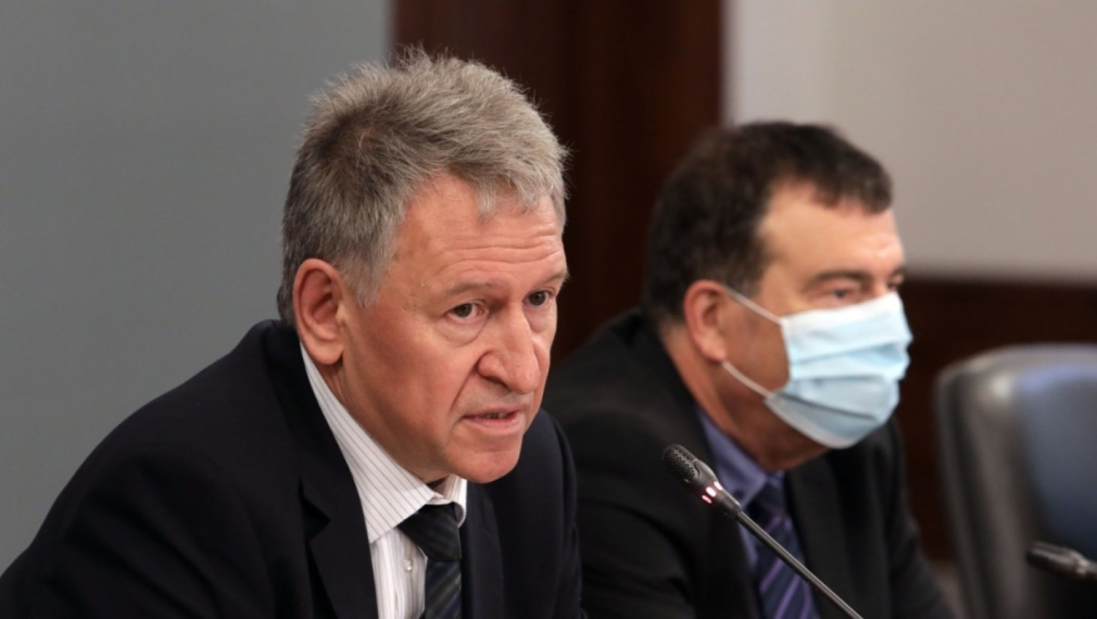 Министър Кацаров призовава правосъдния министър да уволни шефката на Агенцията по вписванията