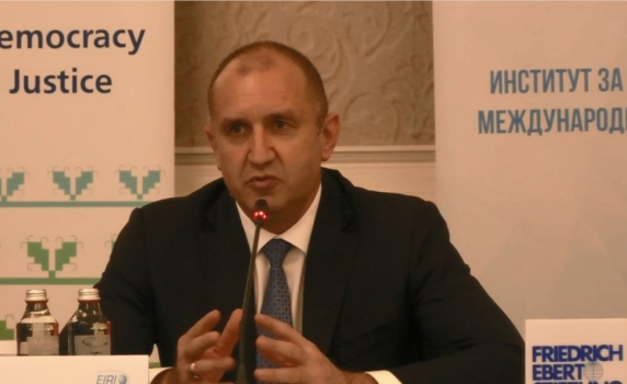Радев: "Три морета" не е политико-военен съюз срещу Русия
