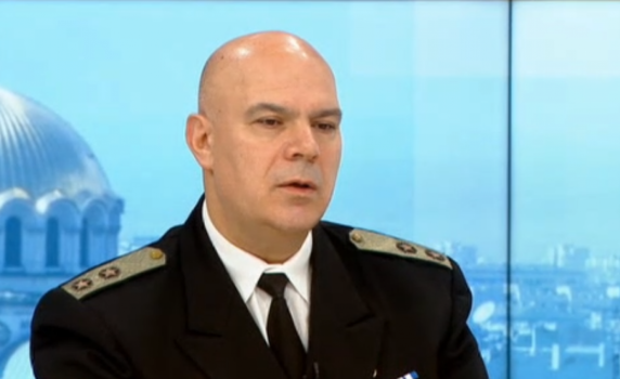 Контраадмирал Михайлов: Самолетът на майор Терзиев се е взривил и разпаднал на множество парчета